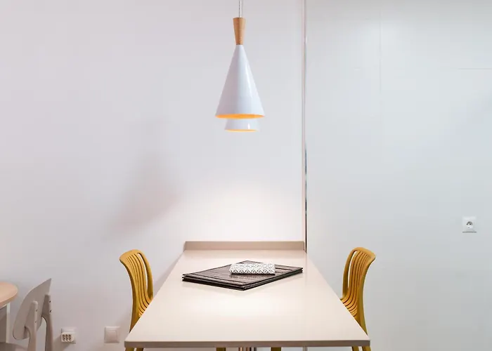 Lägenhet 1 Bedroom 85 Mts To *