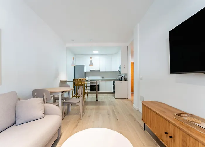 1 Bedroom 85 Mts To *